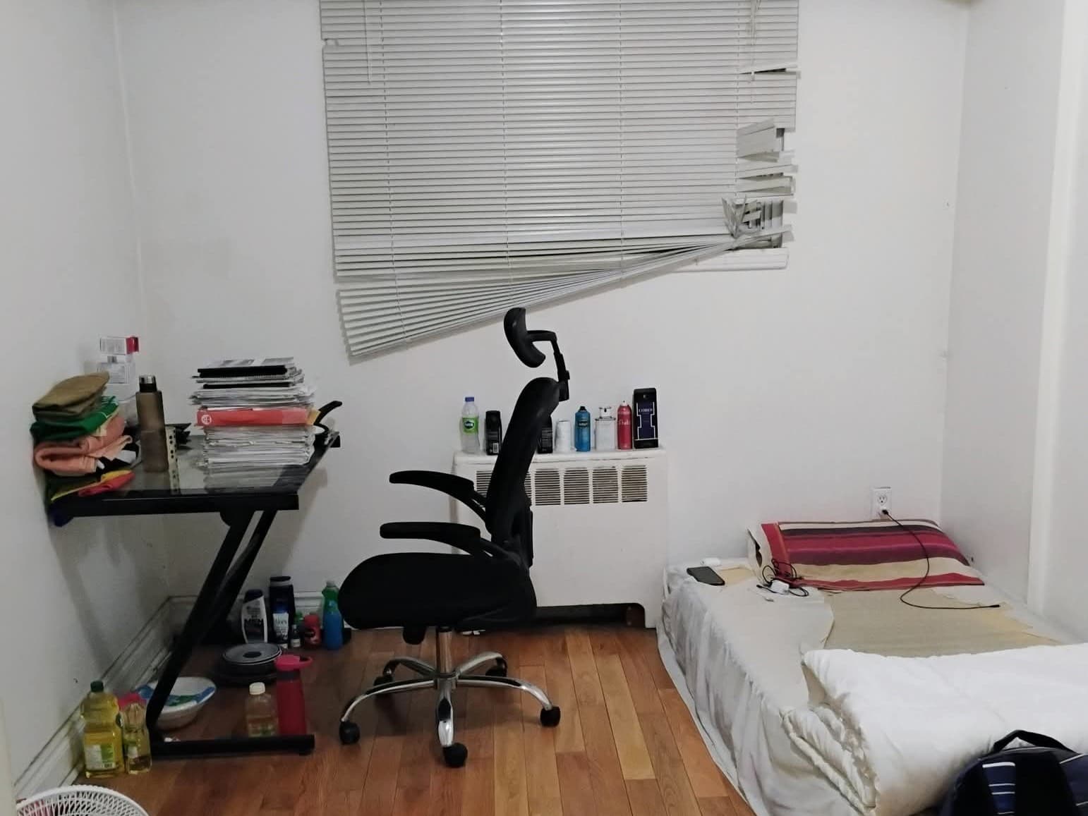 Bright & Affordable Room in NDG near Loyola Campus – Available Jan 1, 2027 ($510/mo)